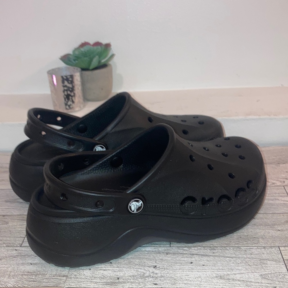 Black Baya Platform Crocs
